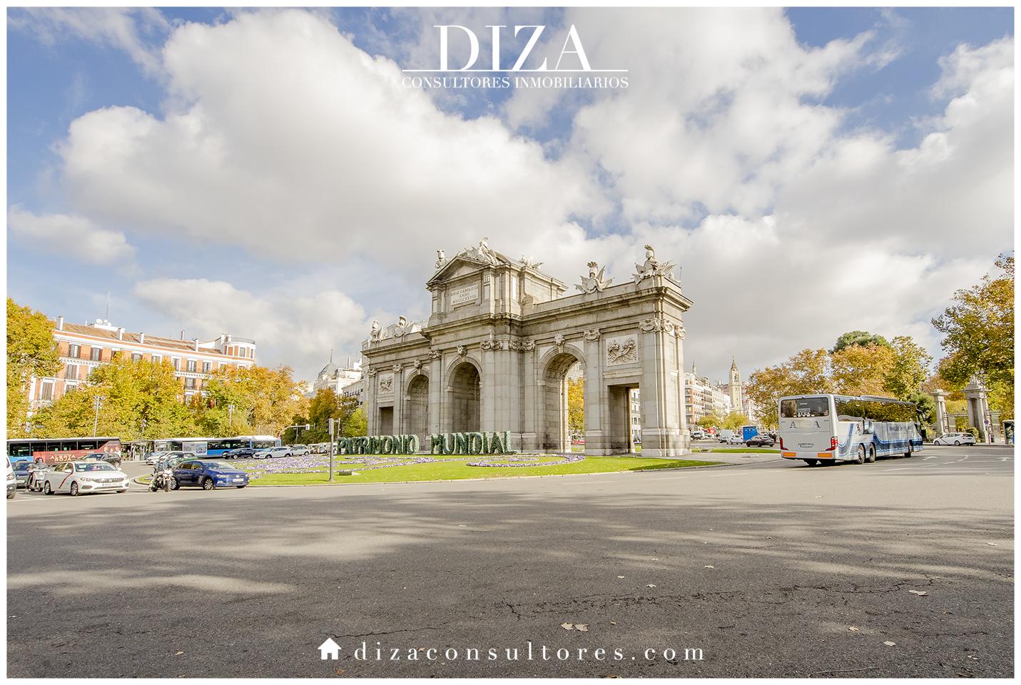 Photo of 3-bed apartment with terrace on Reina Cristina in Retiro