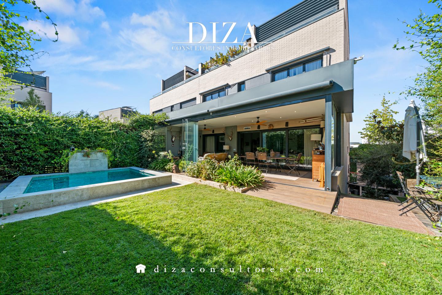 Chalet de 6 dormitorios con terraza en Valdemarín, Aravaca