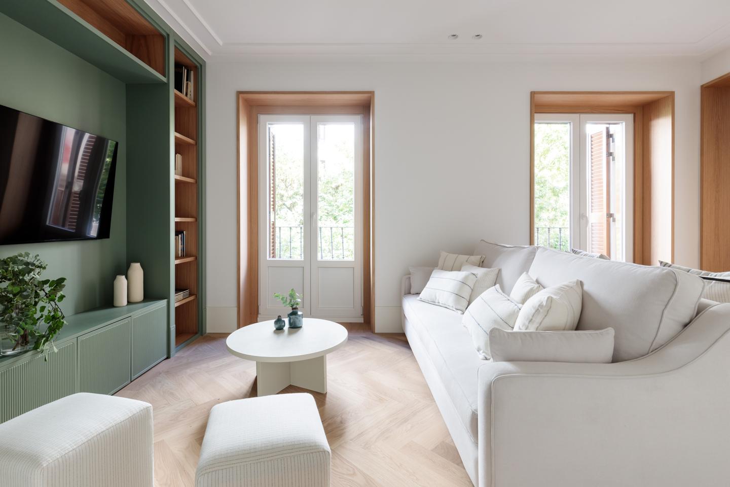 Photo of Modern 2-bed apartment with lift in Gran Vía, Centro