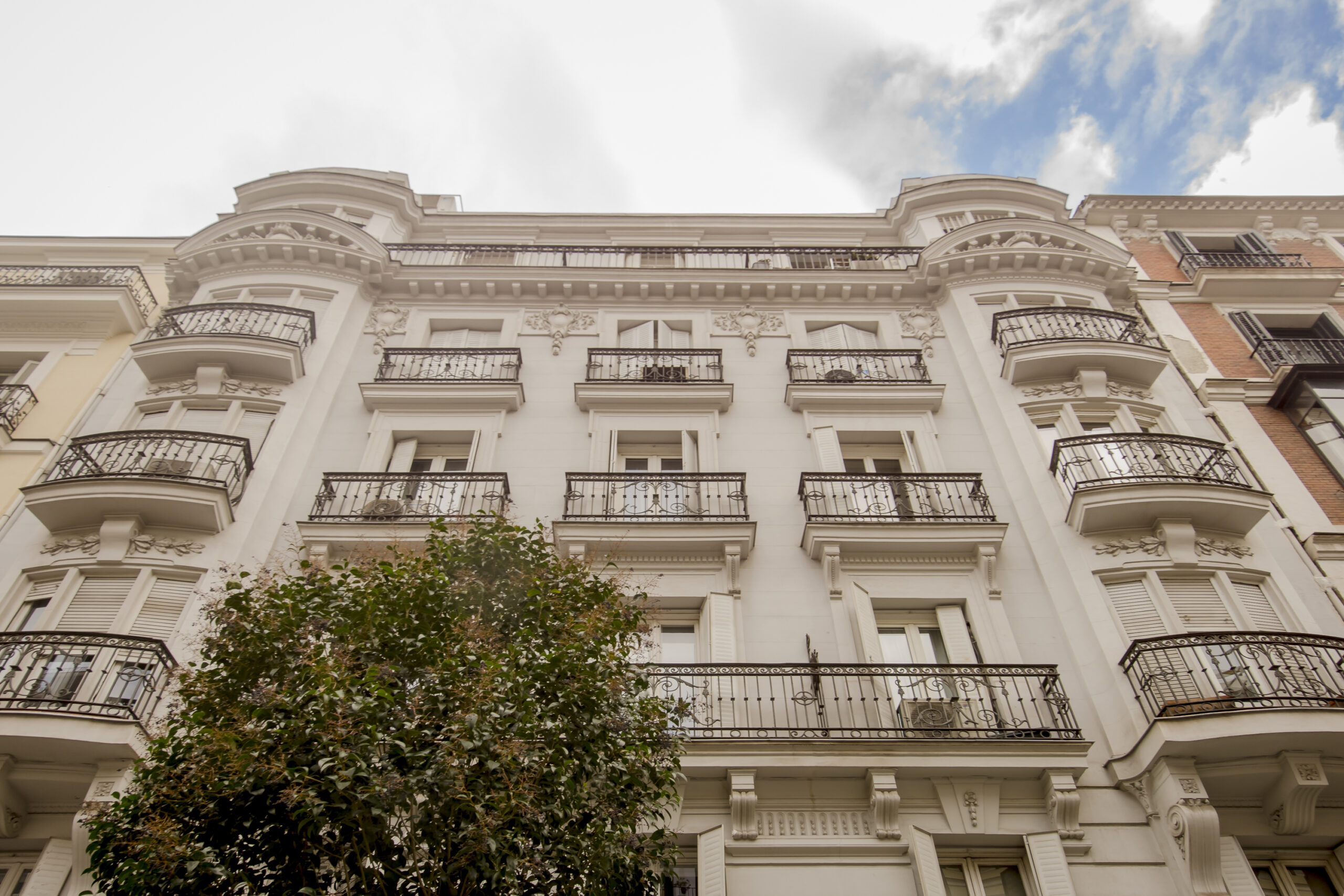 Descubre las fachadas y estilos arquitectónicos del Barrio de Salamanca